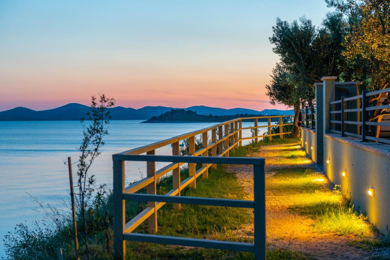 Camp Bepo Hotel Pakoštane Kültér fotó